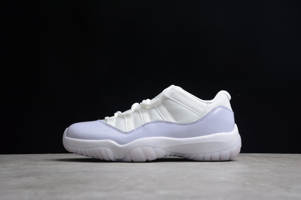 Air Jordan 11 Low  Pure Violet